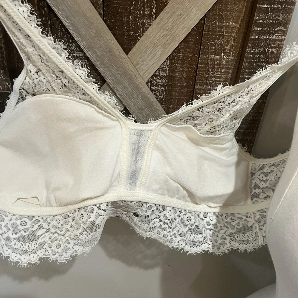 Aerie Lacey padded‎ bra - Picture 9 of 9